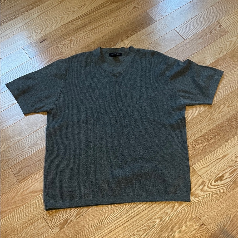 Men's Gray V-Neck Sweater by Kenneth Cole sz L
